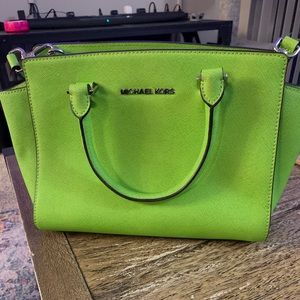 Authentic Michael Kors Handbag with Shoulderstrap